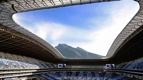 法国门将创纪录，两度点球大战夺冠，迈尼昂书写传奇