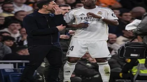 切尔西公布对阵皇马次回合22人参赛名单，卢卡库无缘阵容